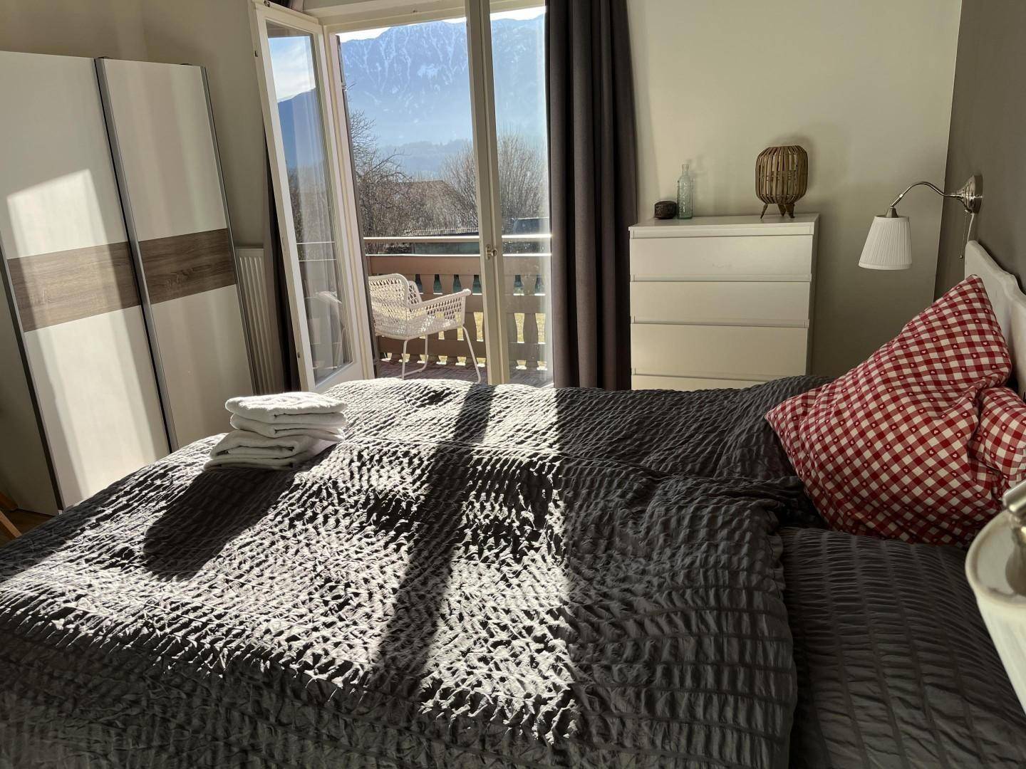 Schlafzimmer 1 mit Balkon