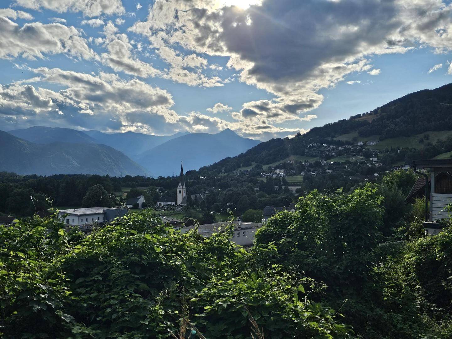 Panorama mit intensiven Lichtspielen