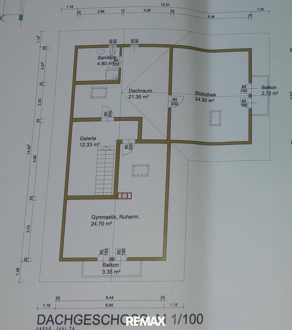 Grundriss des Dachgeschosses mit Bibliothek, Galerie, Sanitärbereich und zwei Balkonen.