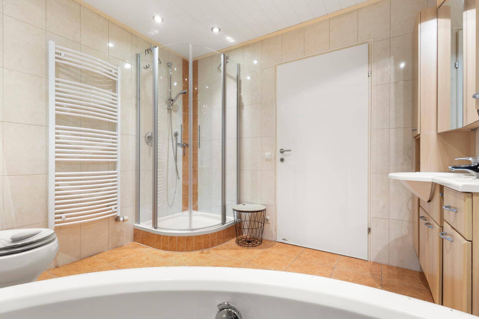 Wohnen wie im Urlaub – Gepflegtes Wohnhaus mit Naturschwimmteich in Baldramsdorf - Mehr
