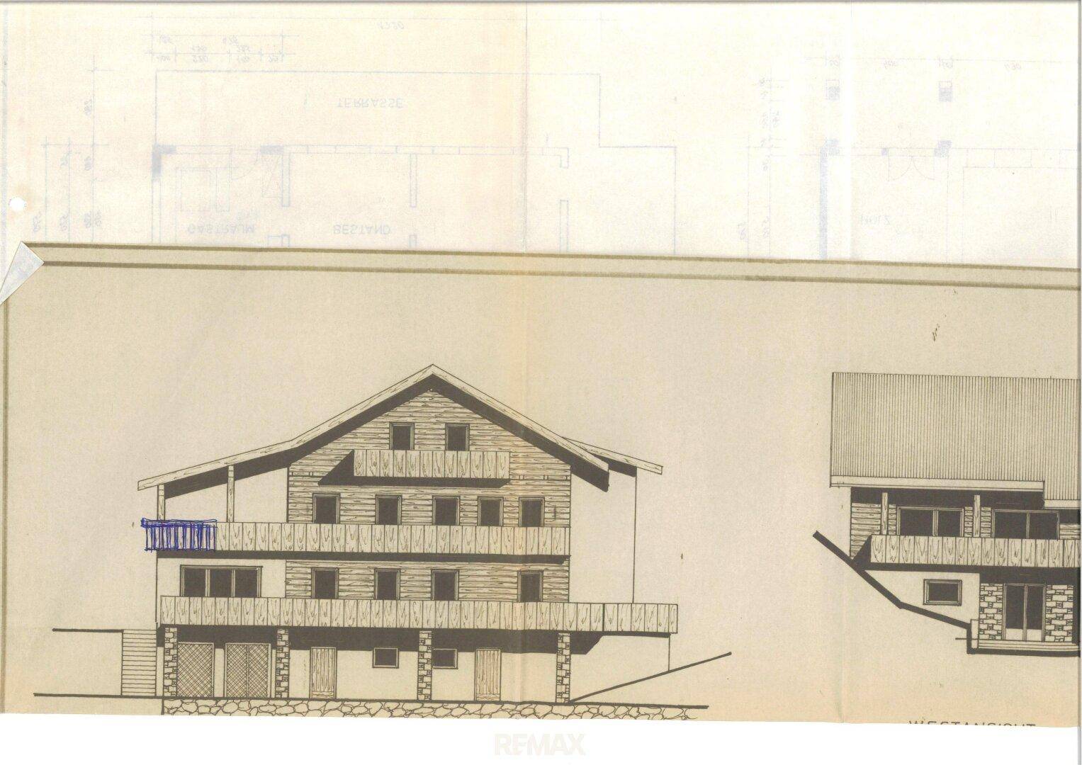 Architektonische Zeichnung der Gebäudefassade eines traditionellen Hauses mit mehreren Balkonen.