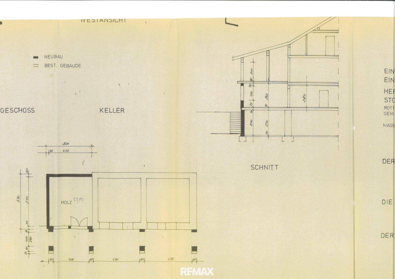 Schnittzeichnung und Lageplan eines Grundstücks mit Garage und angrenzender Straße.