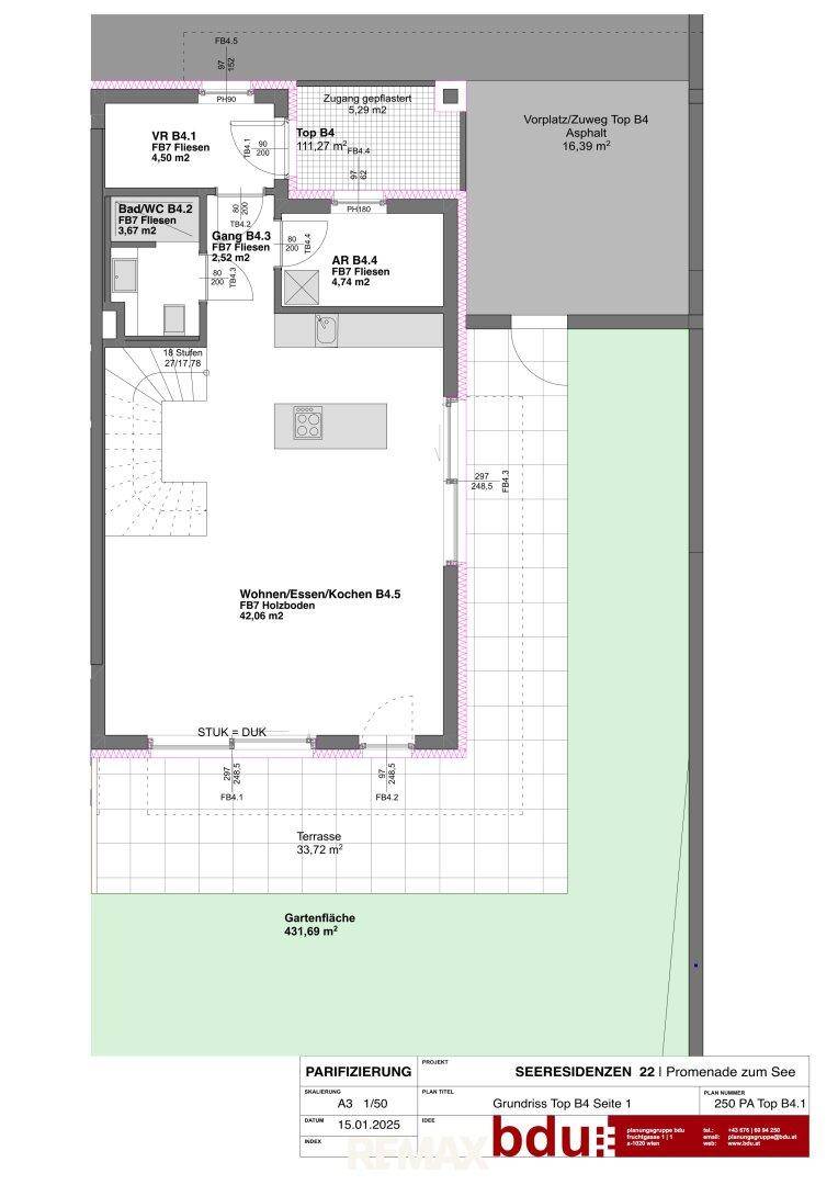 Grundriss des Erdgeschosses mit offenem Wohn-Ess-Kochbereich, Terrasse und Gartenfläche.