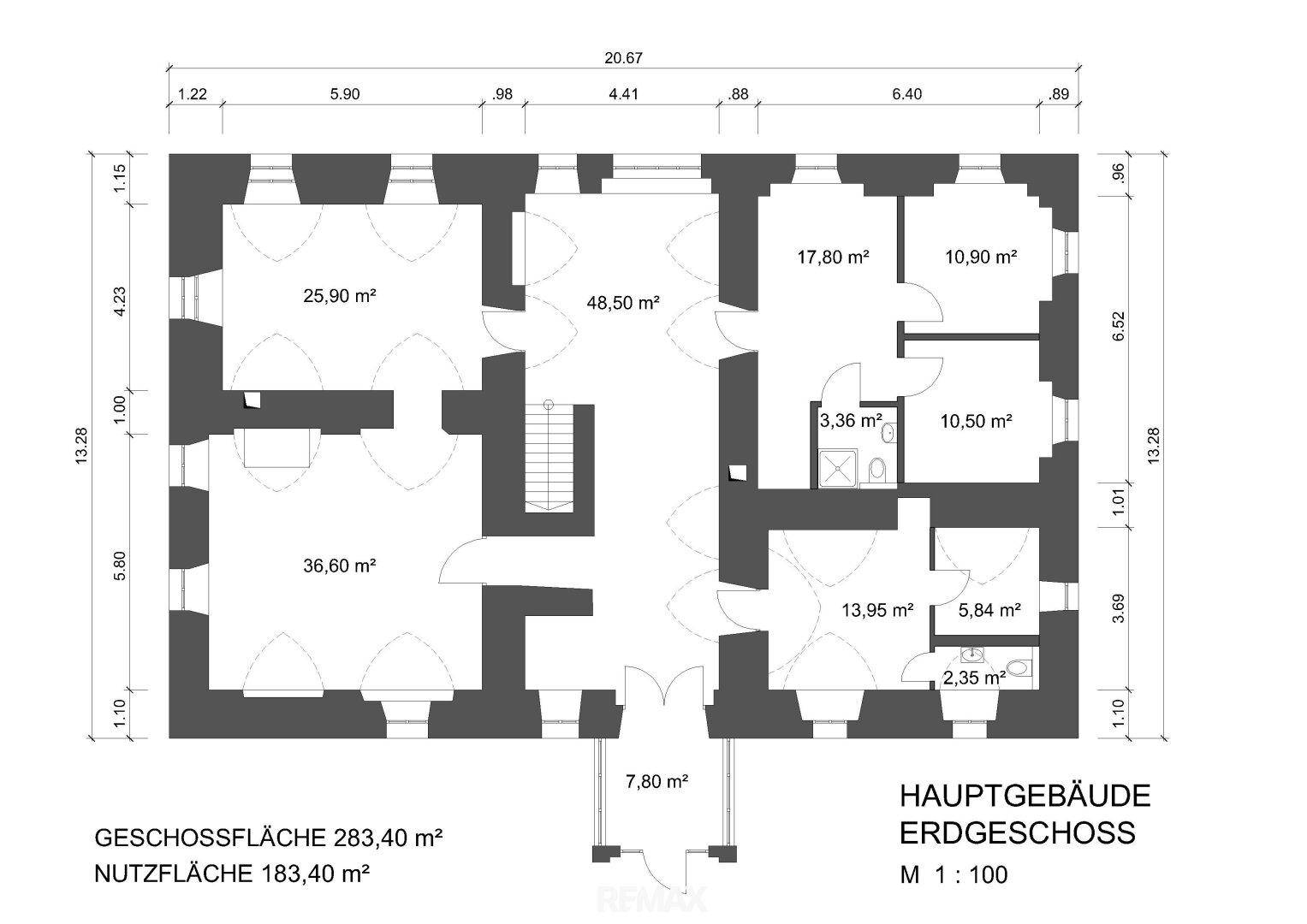 Grundriss des Erdgeschosses des Hauptgebäudes mit mehreren Räumen und Flächenangaben.