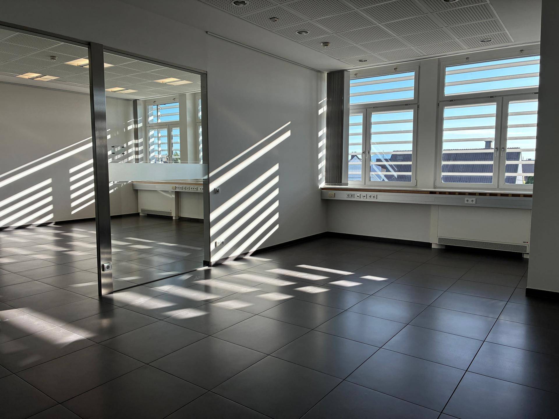 Kühl in unserem schönsten Büro – Arbeit wird zur Entspannung, 187 m², exklusiv und provisionsfrei – pohled 3