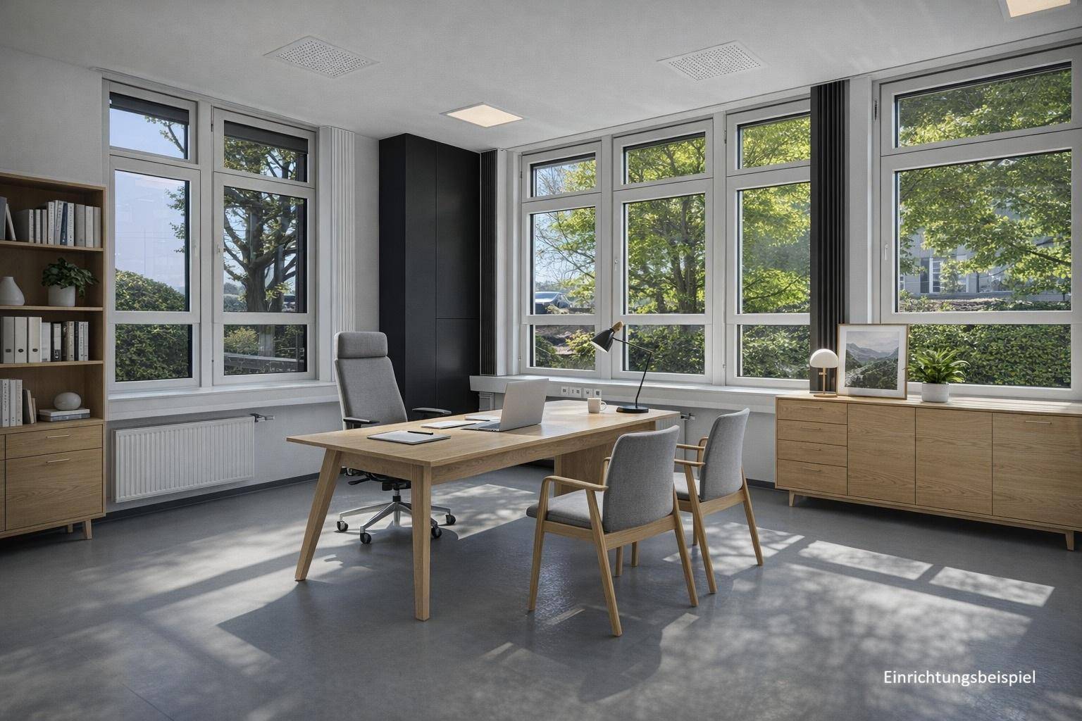 Visualisierung eines hellen Büros mit Holztisch, Bürostuhl und Regalen, umgeben von großen Fenstern.