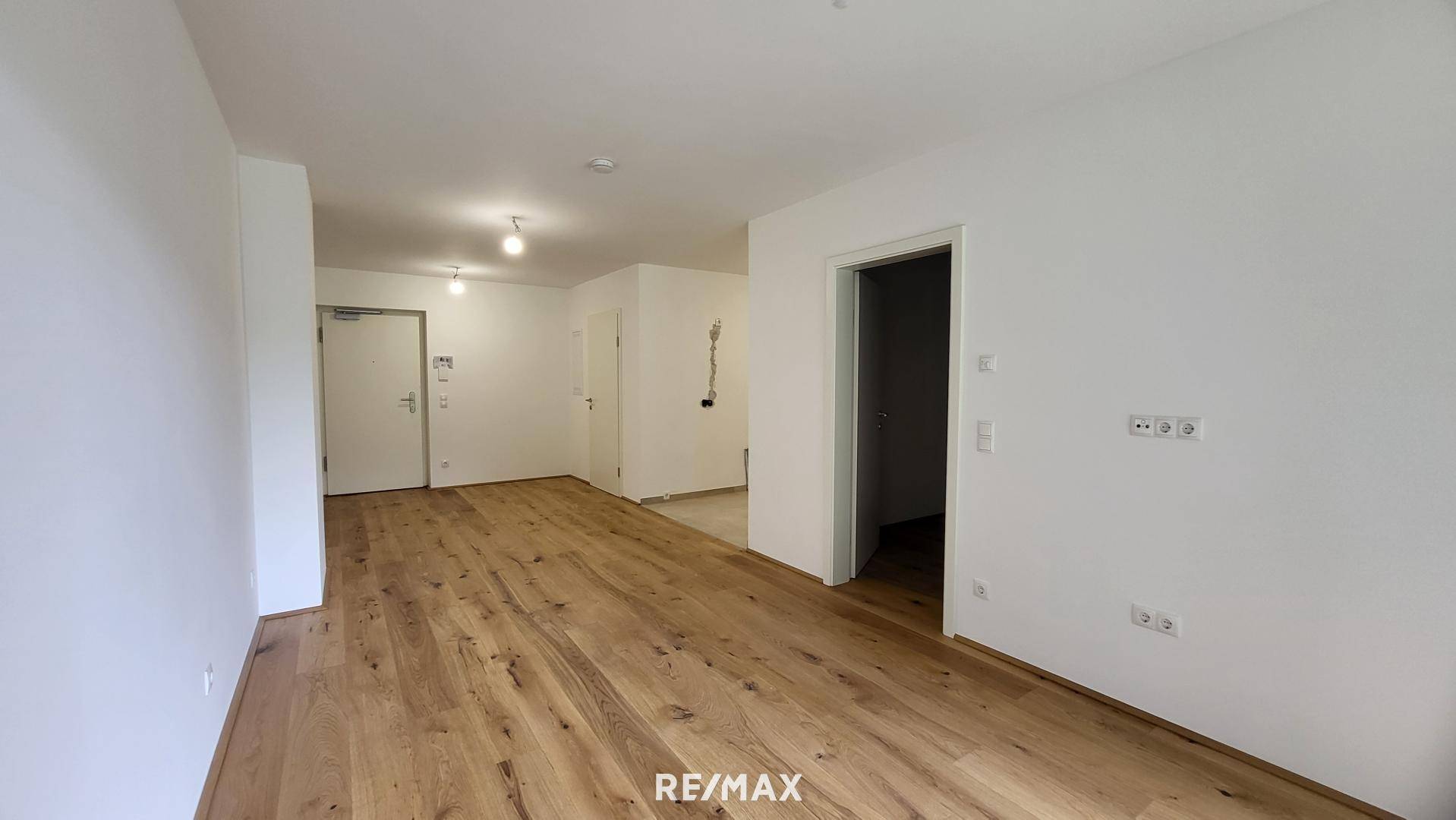 Wohnraum mit Zugang Schlafzimmer