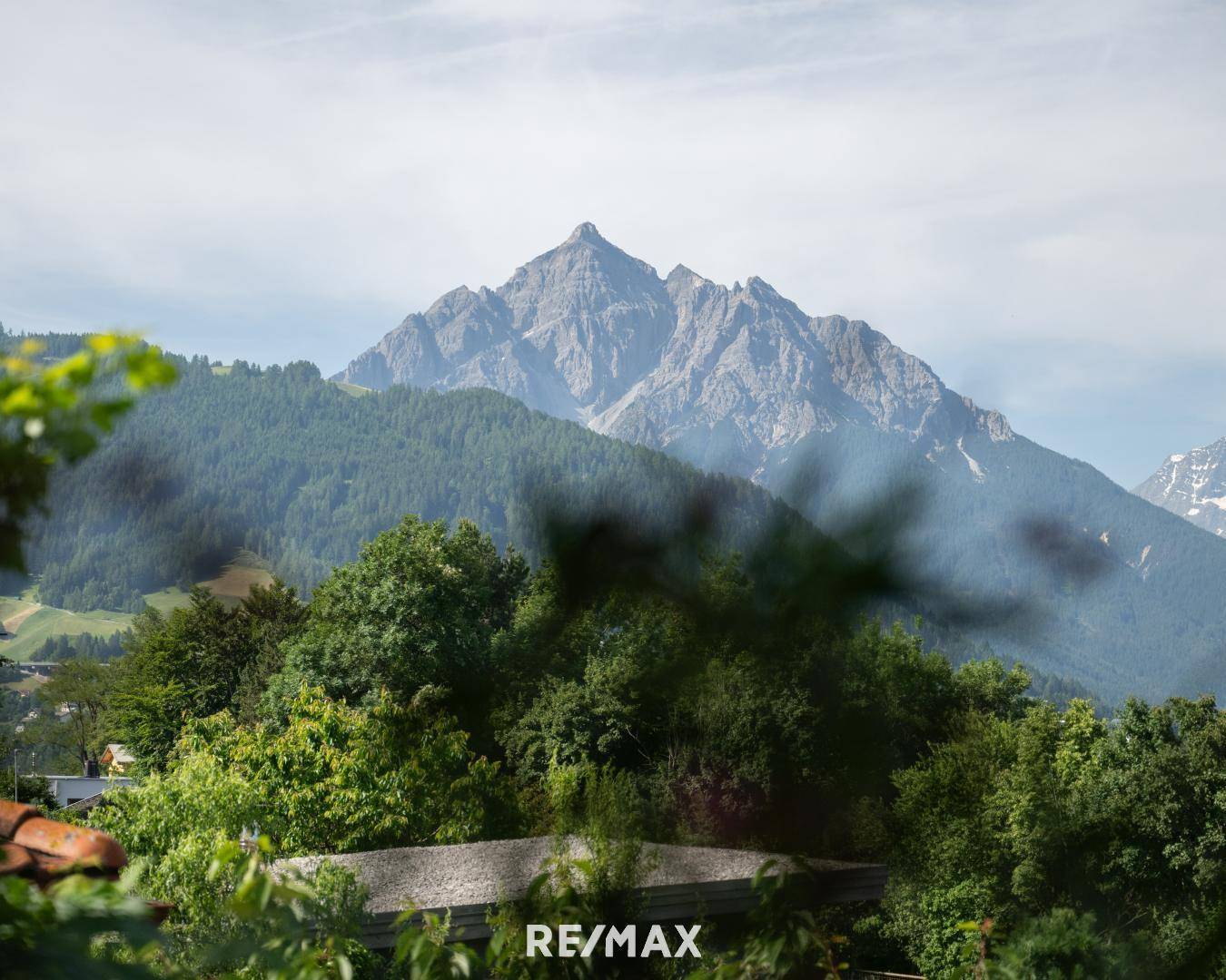 Blick auf die Berggipfel