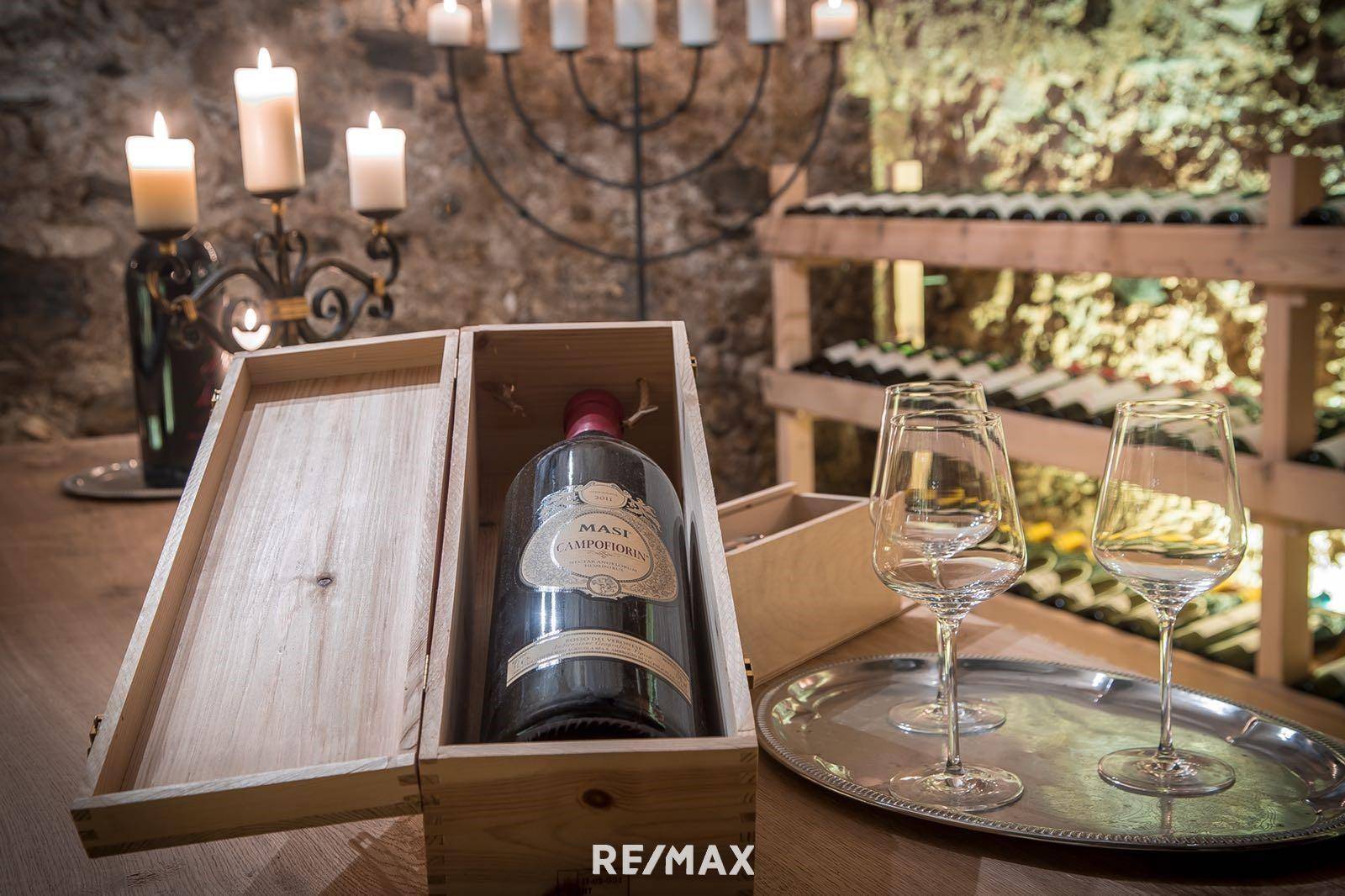 Jenbach Cafe Weinbar