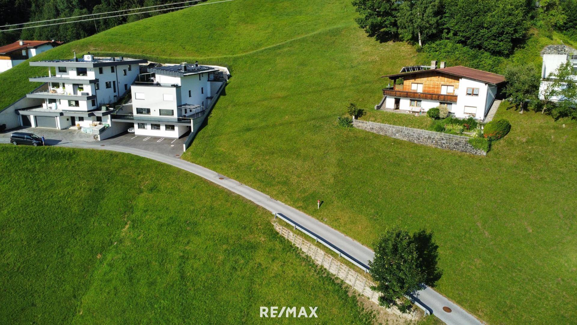 Unverbaubares Grundstück mit Raum für Wohnvisionen im Zillertal - „Naturnah. Weitblickend. Vielseitig “ - Ansicht 3