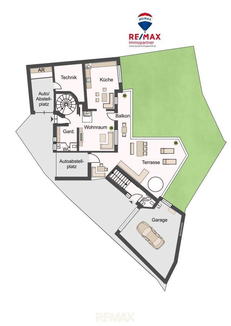 Grundriss des Erdgeschosses mit offener Küche, Wohnraum, Balkon, Terrasse und Garage.