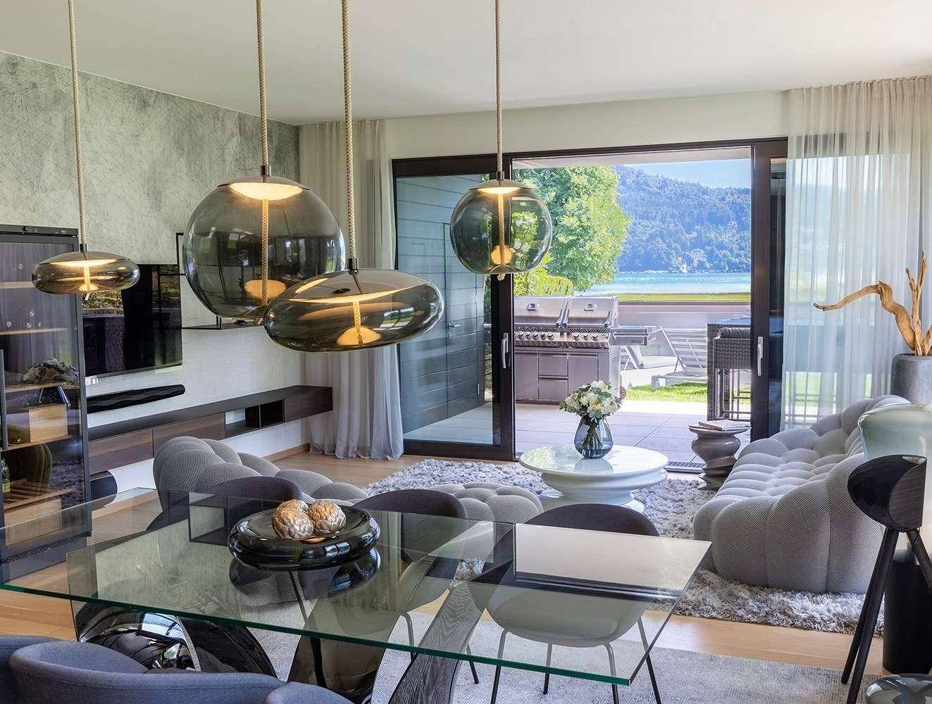 Pörtschach_Apartment der extraklasse_Wohn-Essbereich 3 Stuhl grau