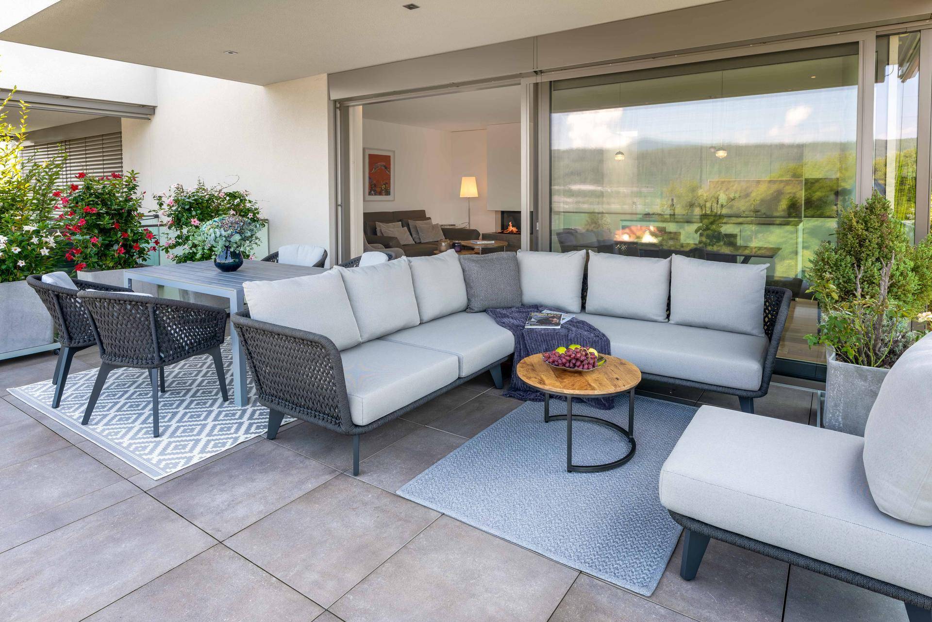 Exklusives Penthouse mit Sonnenterrasse und Seezugang – další
