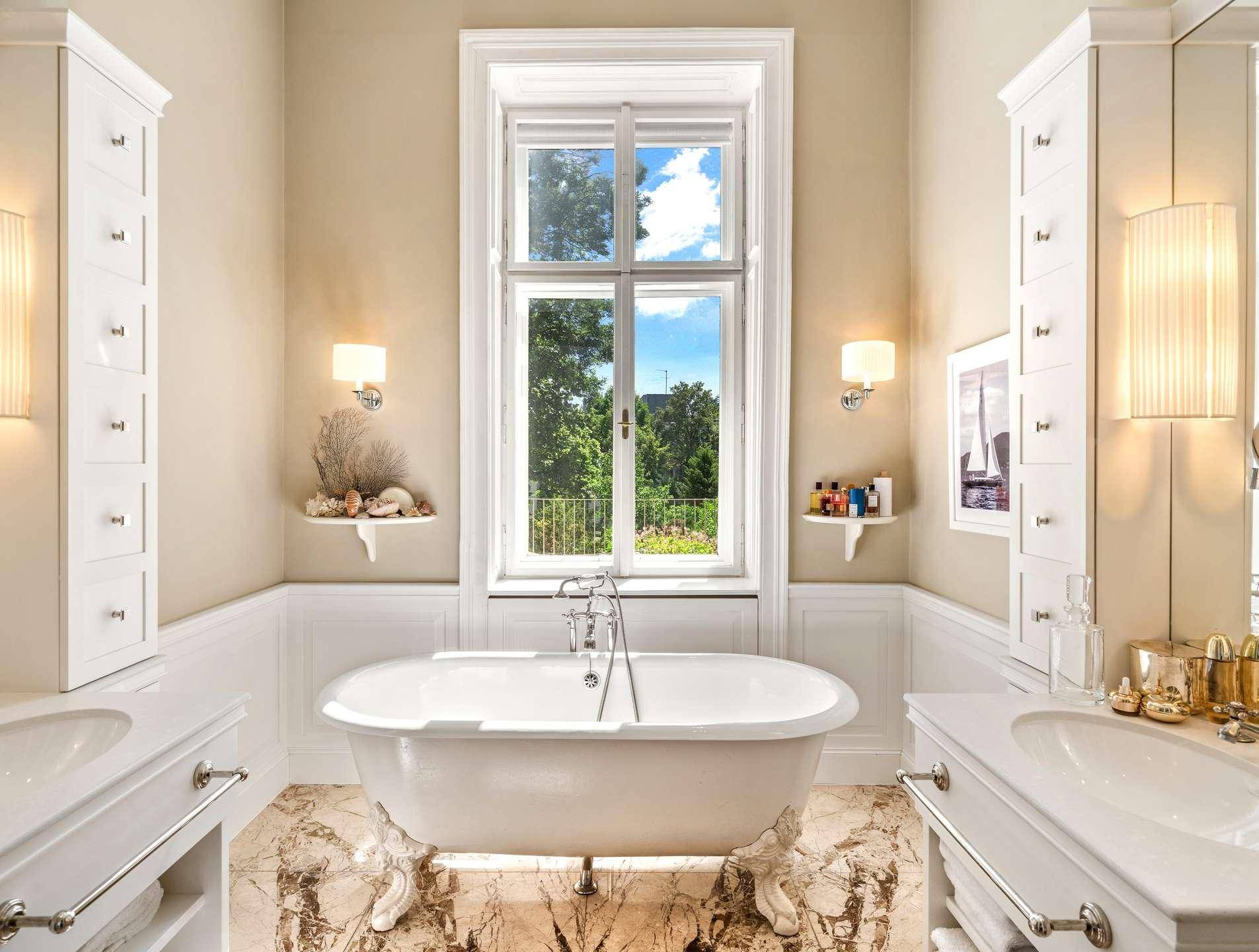 MASTER-BADEZIMMER
