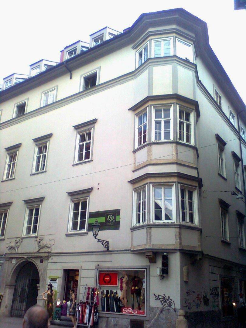 Attraktive Bürofläche in der Innenstadt mit Blick auf das Glockenspiel und den Uhrturm - Widok 6