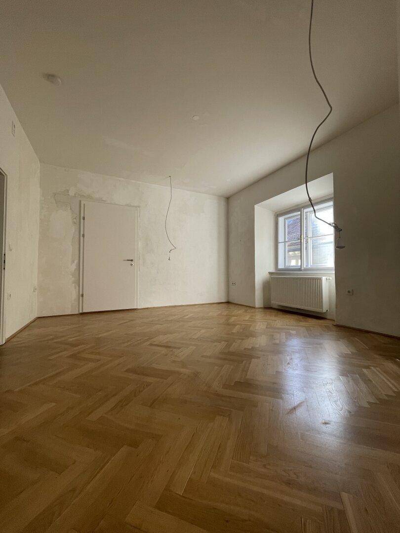 Attraktive Bürofläche in der Innenstadt mit Blick auf das Glockenspiel und den Uhrturm - Widok 4