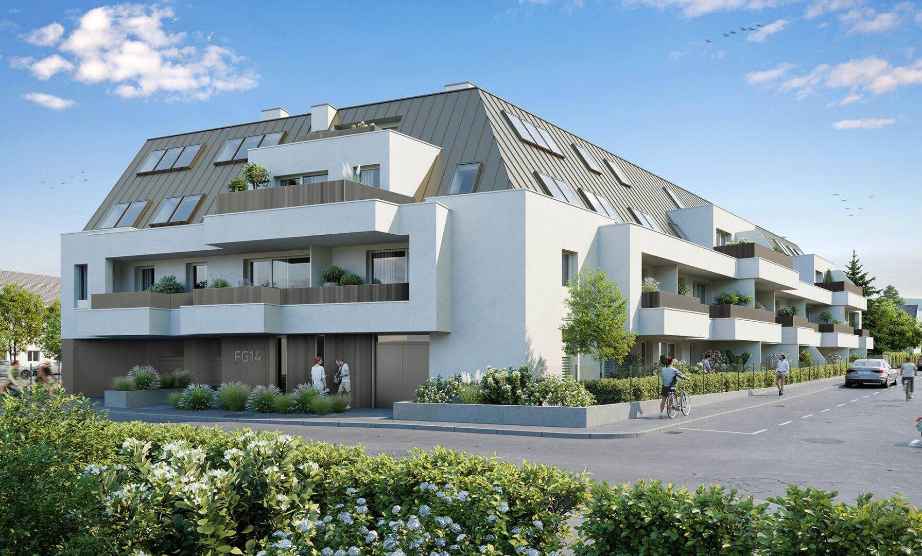 Moderne Wohnanlage mit weißer Fassade, Schrägdach und großen Fenstern von der Straßenseite.
