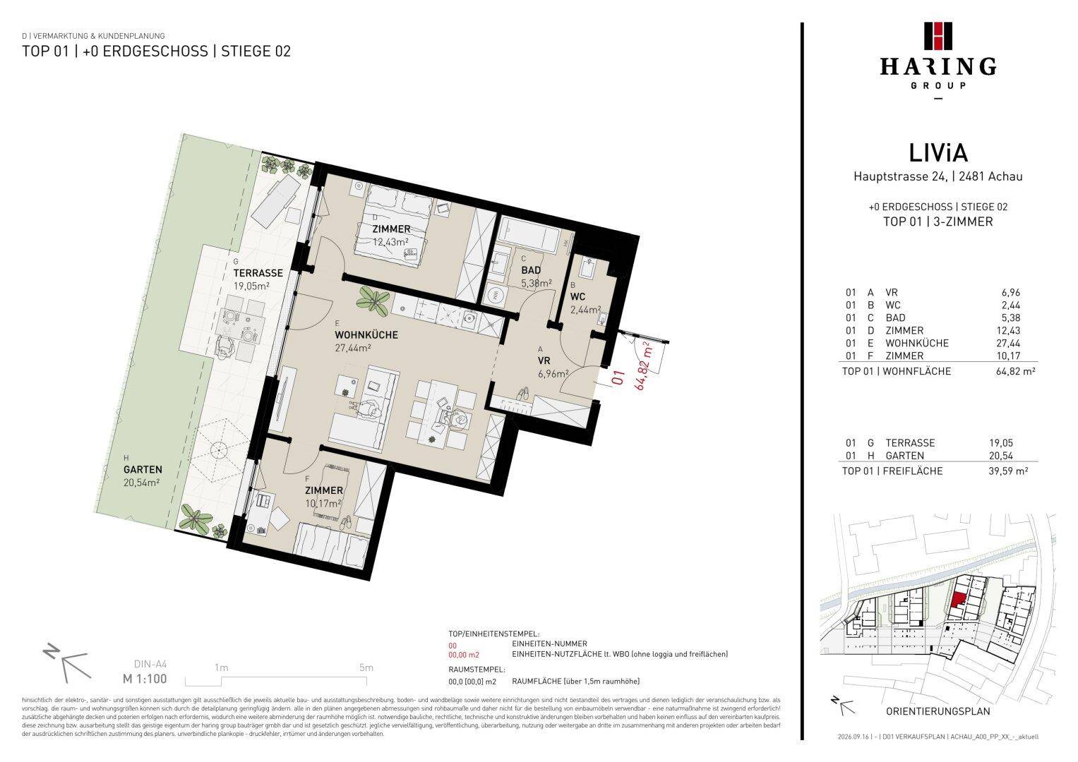 Grundriss einer Erdgeschosswohnung mit Terrasse, Garten und zwei Schlafzimmern.