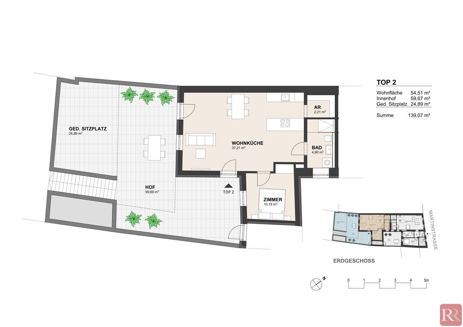 Grundriss der Wohnung Top 2 im Erdgeschoss mit Wohnküche, Zimmer und großem Hofbereich.