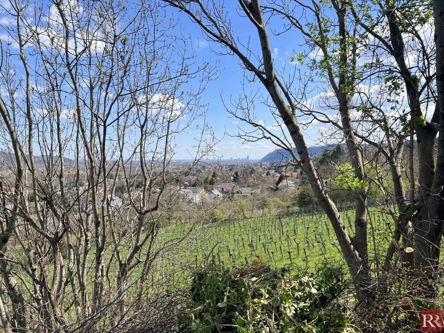 Sonniges Baugrundstück mit traumhaften Fernblick - Mehr