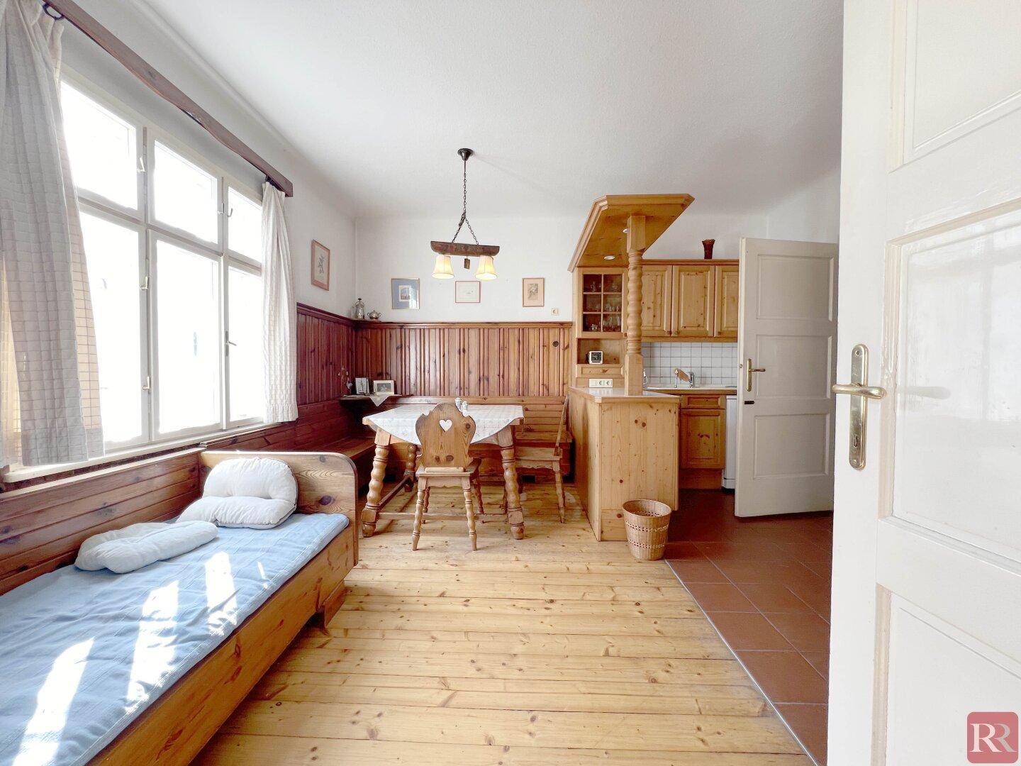 Attraktives Einfamilienhaus mit Garten in ruhiger Lage von Klosterneuburg - Widok 2