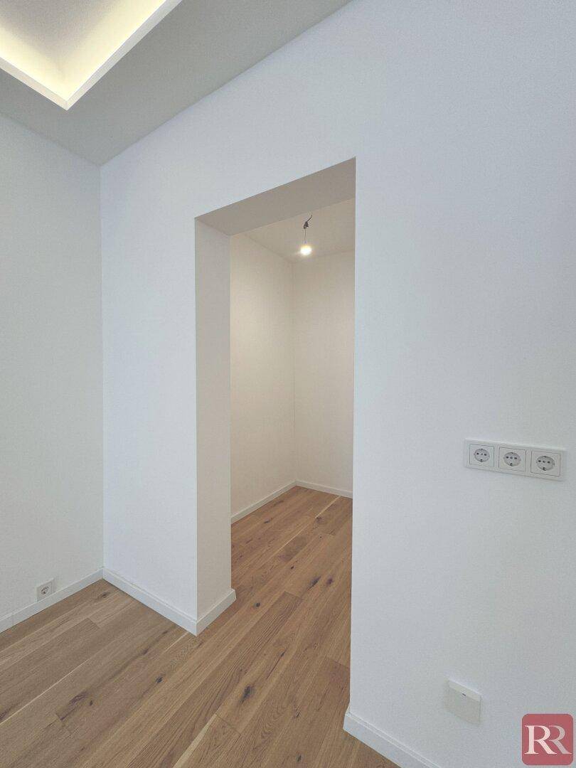 Erstbezug- moderne Wohnung mit großzügigem Innenhof - Widok 4