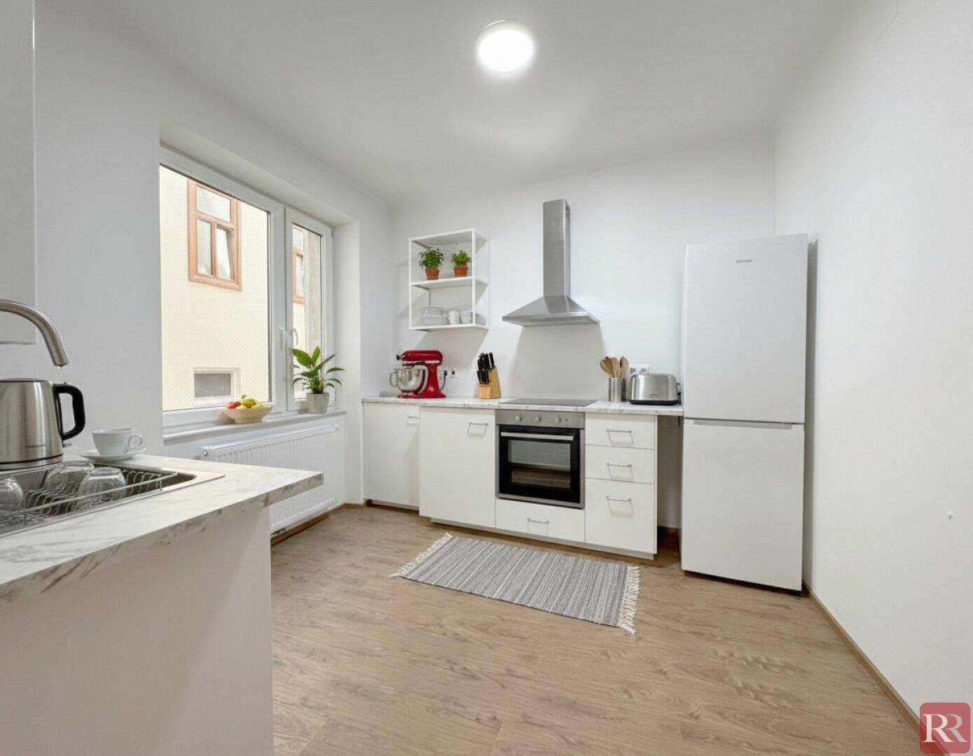 Provisionsfrei - vollsanierte 2-Zimmer-Wohnung mit ausgezeichneter Infrastruktur - Ansicht 2