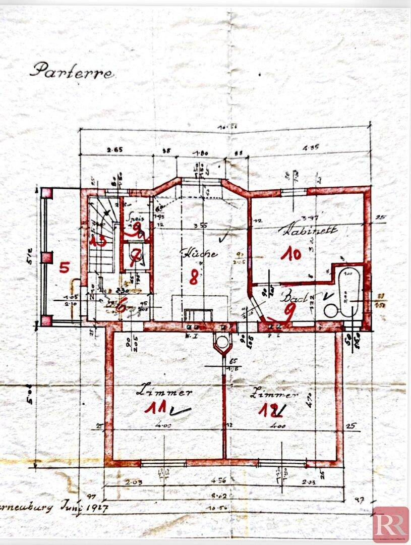 Historischer Grundriss des Erdgeschosses mit Zimmern, Küche und Bad, datiert auf 1917.