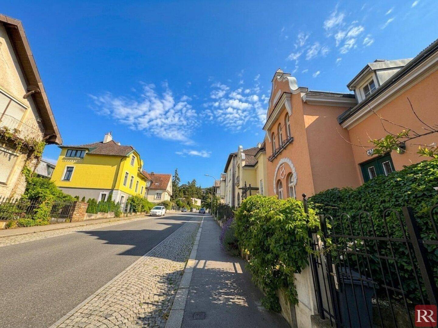 Historische Altbauvilla mit Charme - unbefristet vermietet - attraktives Investitionsobjekt in Toplage - Mehr