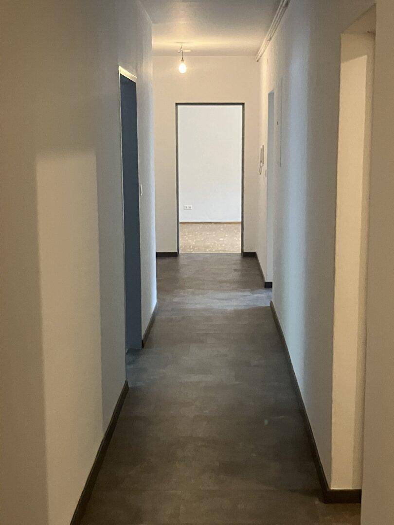 RESERVIERT!Mega! Riesen Familienwohnung zum Top-Preis! - View 3