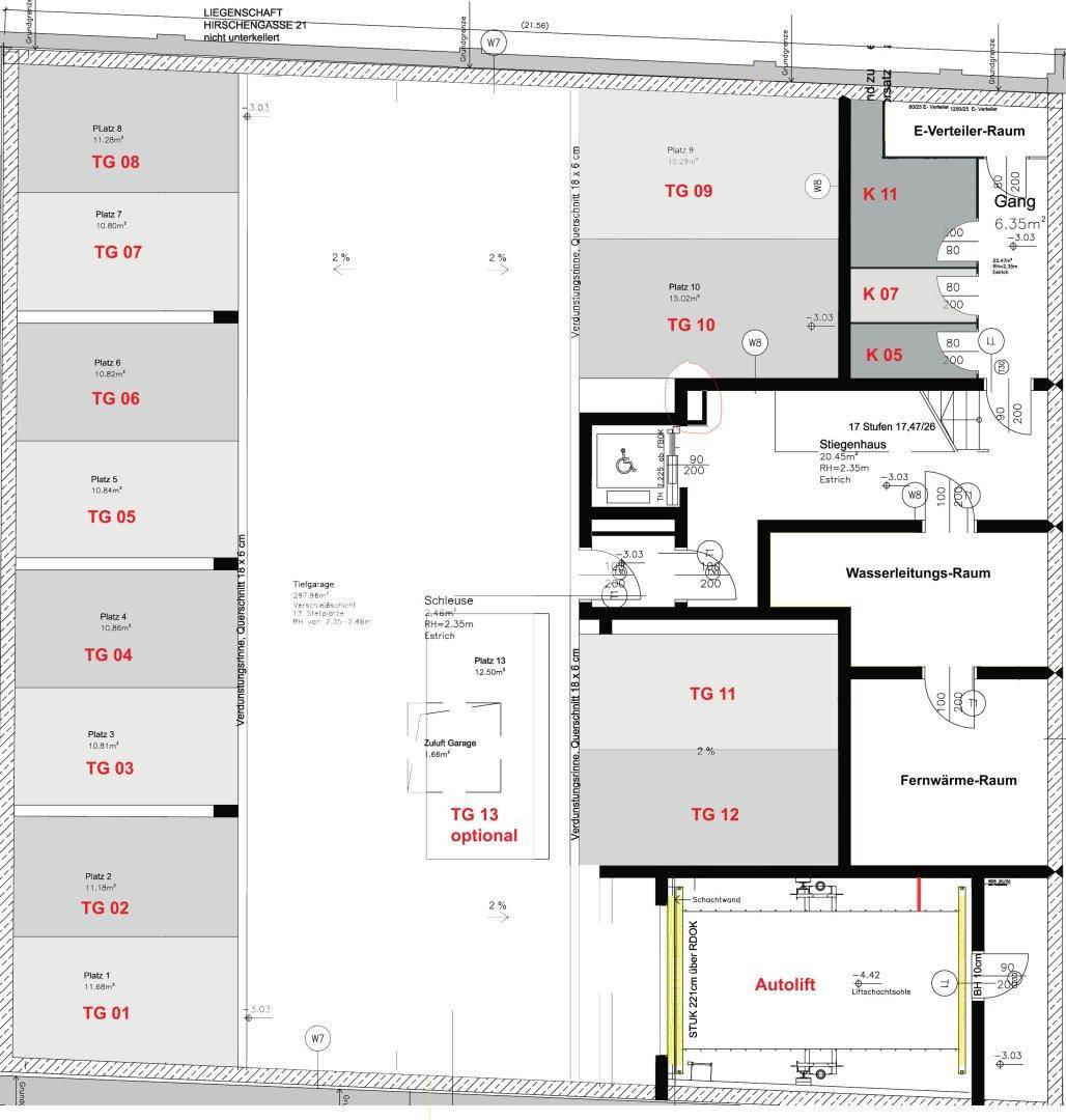 Detaillierter Grundriss des Untergeschosses mit Tiefgaragenstellplätzen und Autoaufzug.