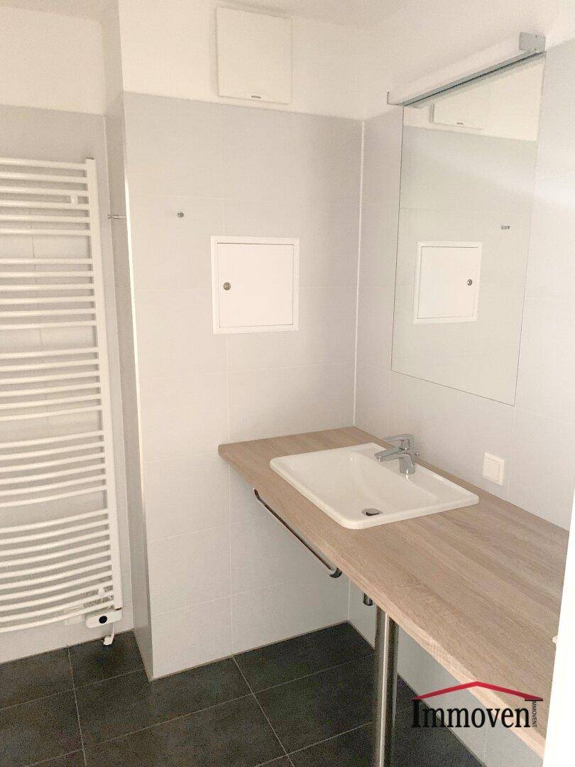 Traumhafte helle 2-Zimmerwohnung mit Loggia und kleinem Garten! (Mietbeginn 01.09.2026) - Ansicht 4