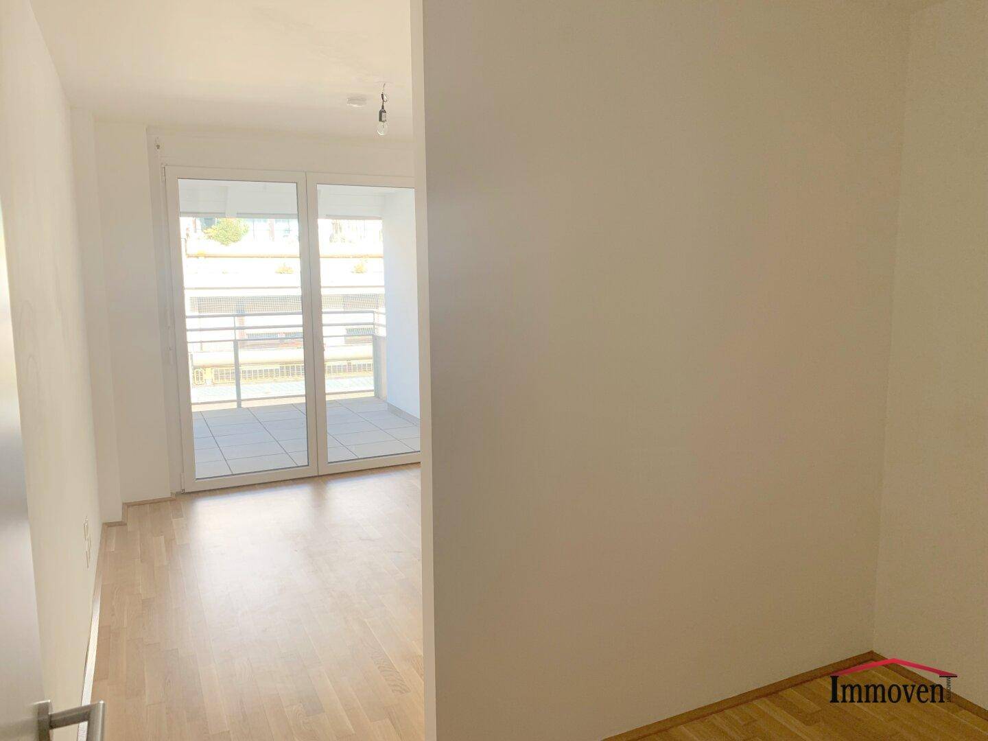 Traumhafte helle 2-Zimmerwohnung mit Loggia und kleinem Garten! (Mietbeginn 01.09.2026) - Ansicht 3
