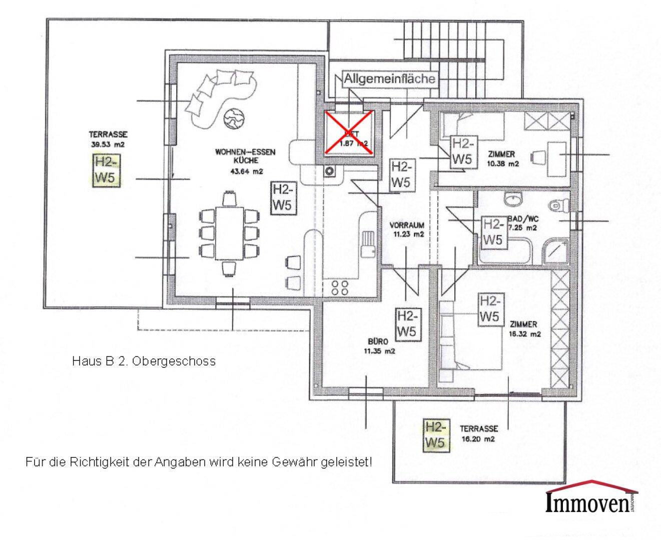 Grundriss des zweiten Obergeschosses von Haus B mit großem Wohn-Essbereich, Büro und Terrassen.