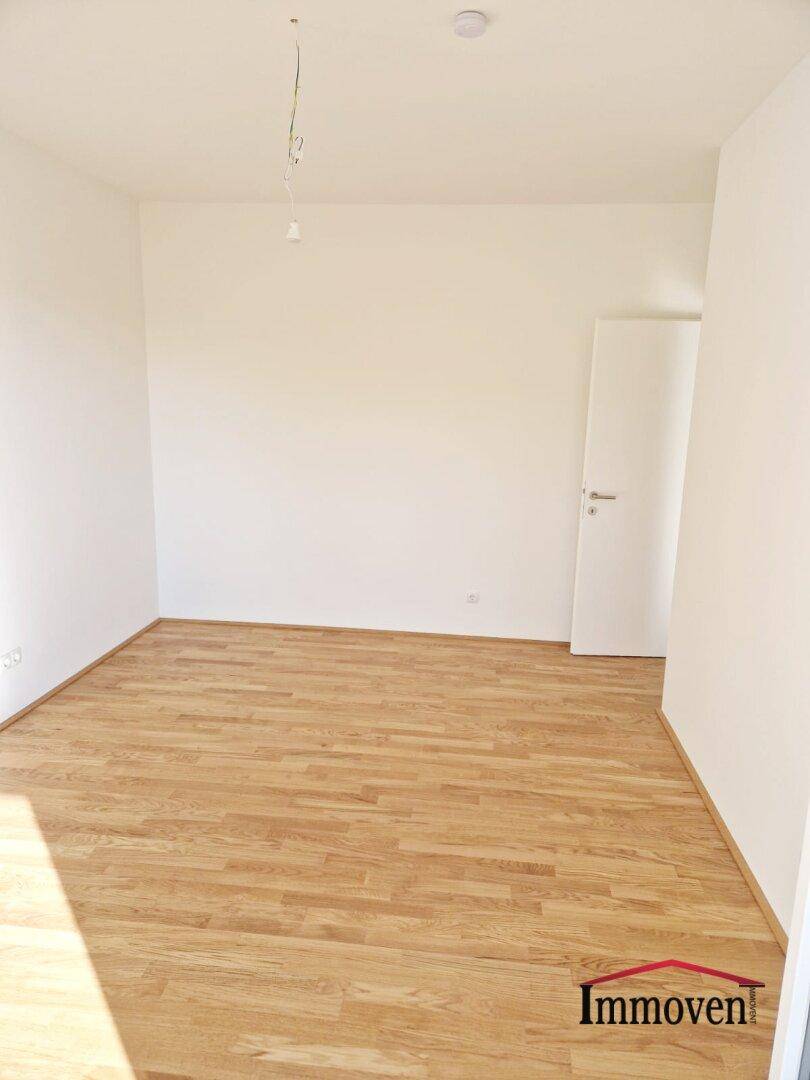 Erstbezug und Ruhelage in Mariatrost: moderne 4-Zimmerwohnung mit Terrasse, mit Garten und 2 Tiefgaragenplätze - Więcej