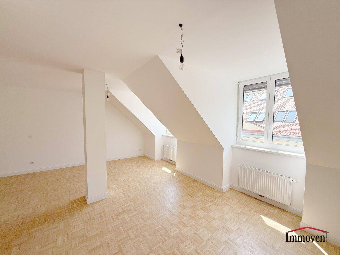 PROVISIONSFREI - SANIERT - ERSTBEZUG: eine sehr gut angelegte und helle 2-Zimmerwohnung im Dachgeschoss mit Eigengarten und zusätzlichen GOODIES! - Ansicht 3