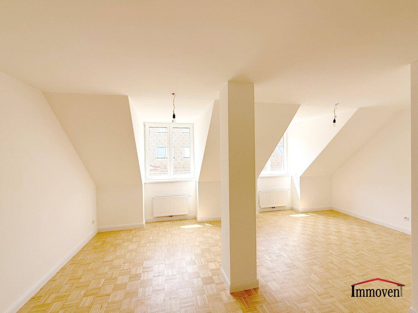 PROVISIONSFREI - SANIERT - ERSTBEZUG: eine sehr gut angelegte und helle 2-Zimmerwohnung im Dachgeschoss mit Eigengarten und zusätzlichen GOODIES! - Ansicht 2