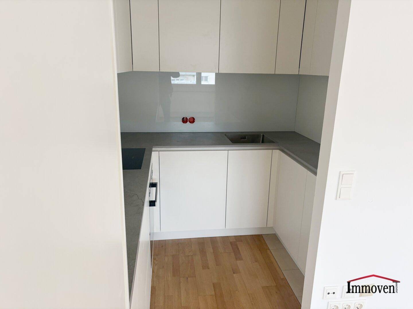 HOFSEITIG - Schöne 4-Zimmerdachgeschosswohnung mit Terrasse und Klimaanlage! - Ansicht 4