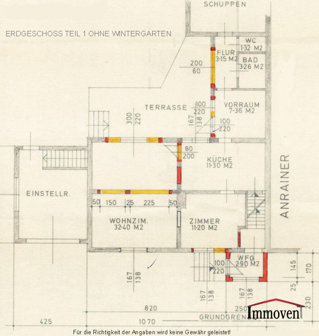 Detaillierter Grundriss des Erdgeschosses mit Wohnzimmer, Küche, Bad, WC und großer Terrasse.