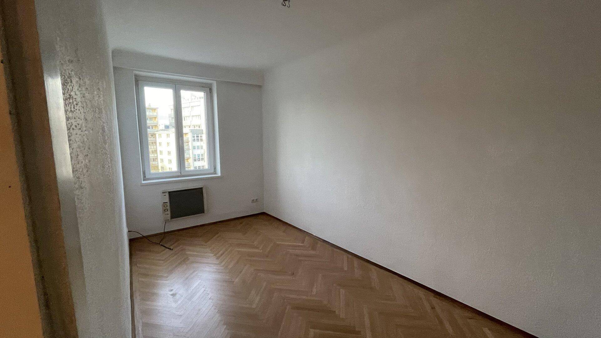 https://pictures.immobilienscout24.de/prod.www.immobilienscout24.at/pictureserver/loadPicture?q=70&id=012.0012000001NbW1I-1735829850-ec6bff73ac834f40a41b40ee4cba5a84