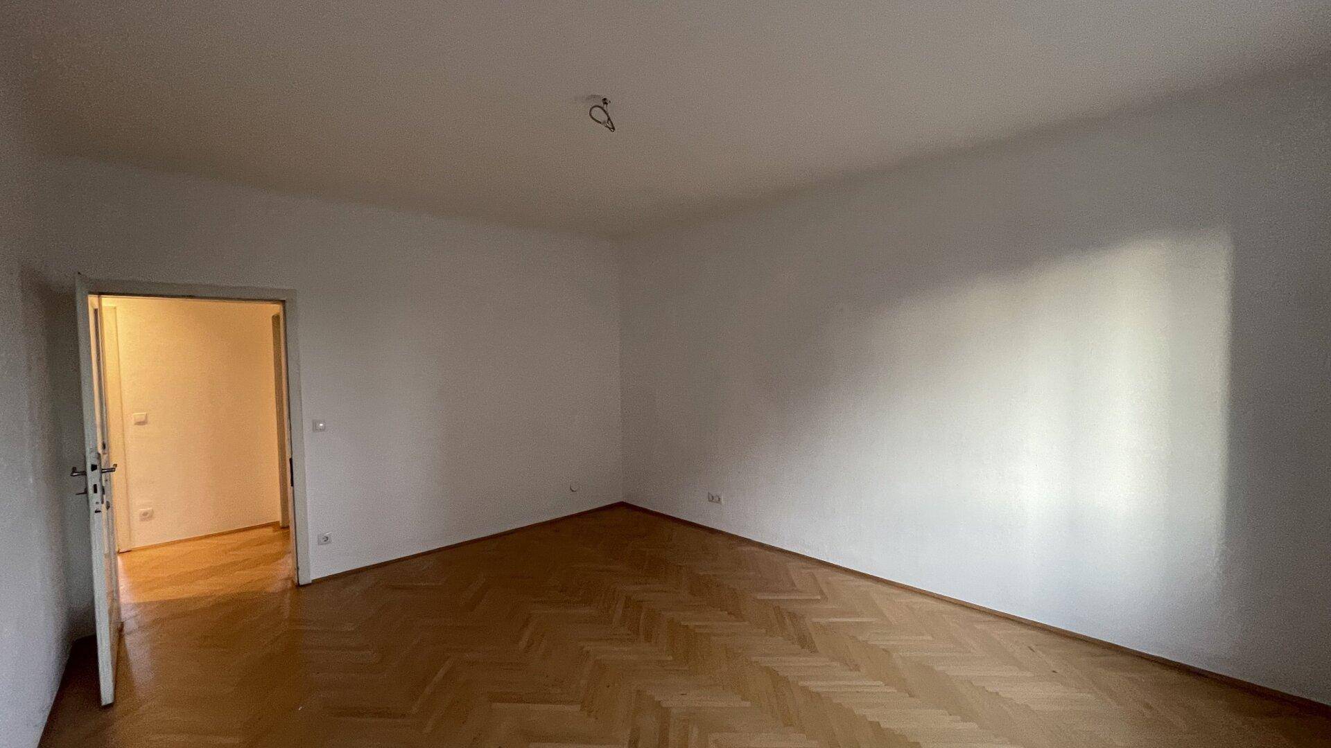 https://pictures.immobilienscout24.de/prod.www.immobilienscout24.at/pictureserver/loadPicture?q=70&id=012.0012000001NbW1I-1735829855-7264a2f0b0b747b5a4ceaaea8bad3ce6