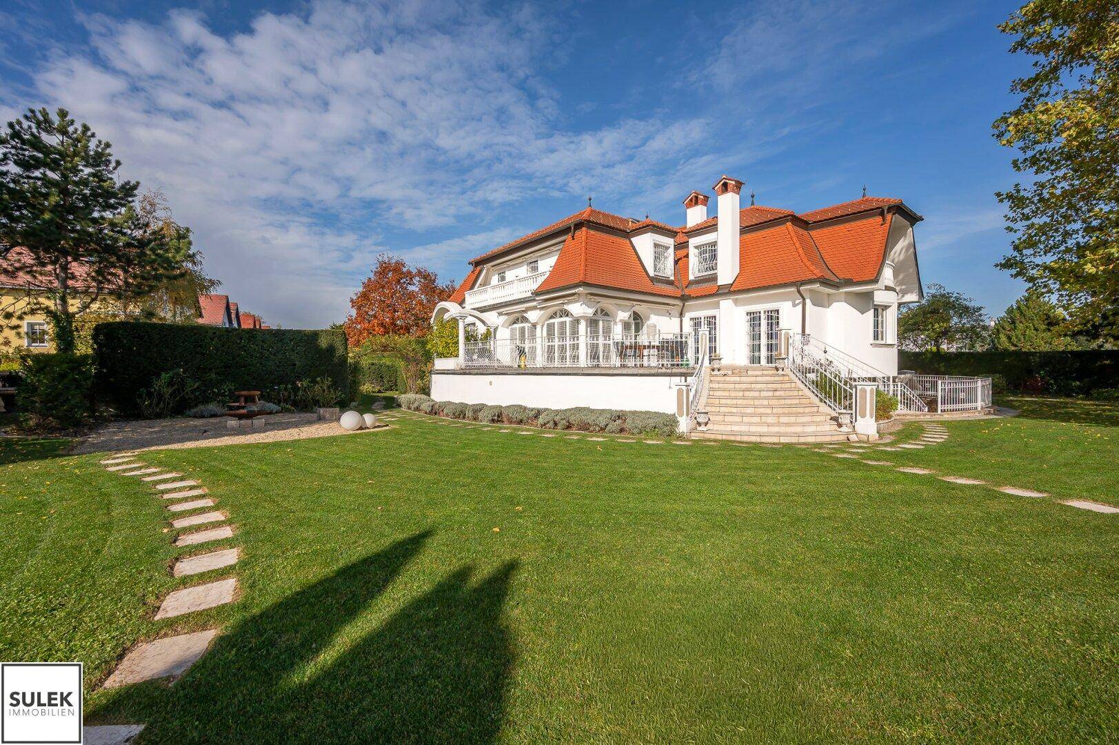 Traumhafte Villa mit historischem Flair, großem Garten, Pool, Sauna &amp; und vielem mehr! - Ansicht 2