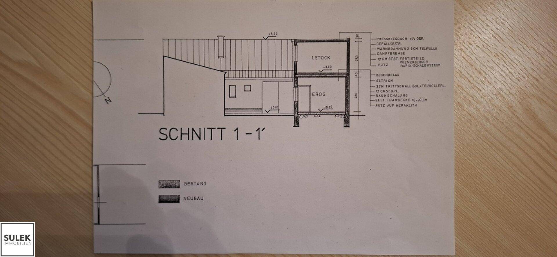 Schnittzeichnung des Gebäudes zeigt die Struktur von Erdgeschoss und erstem Stock.