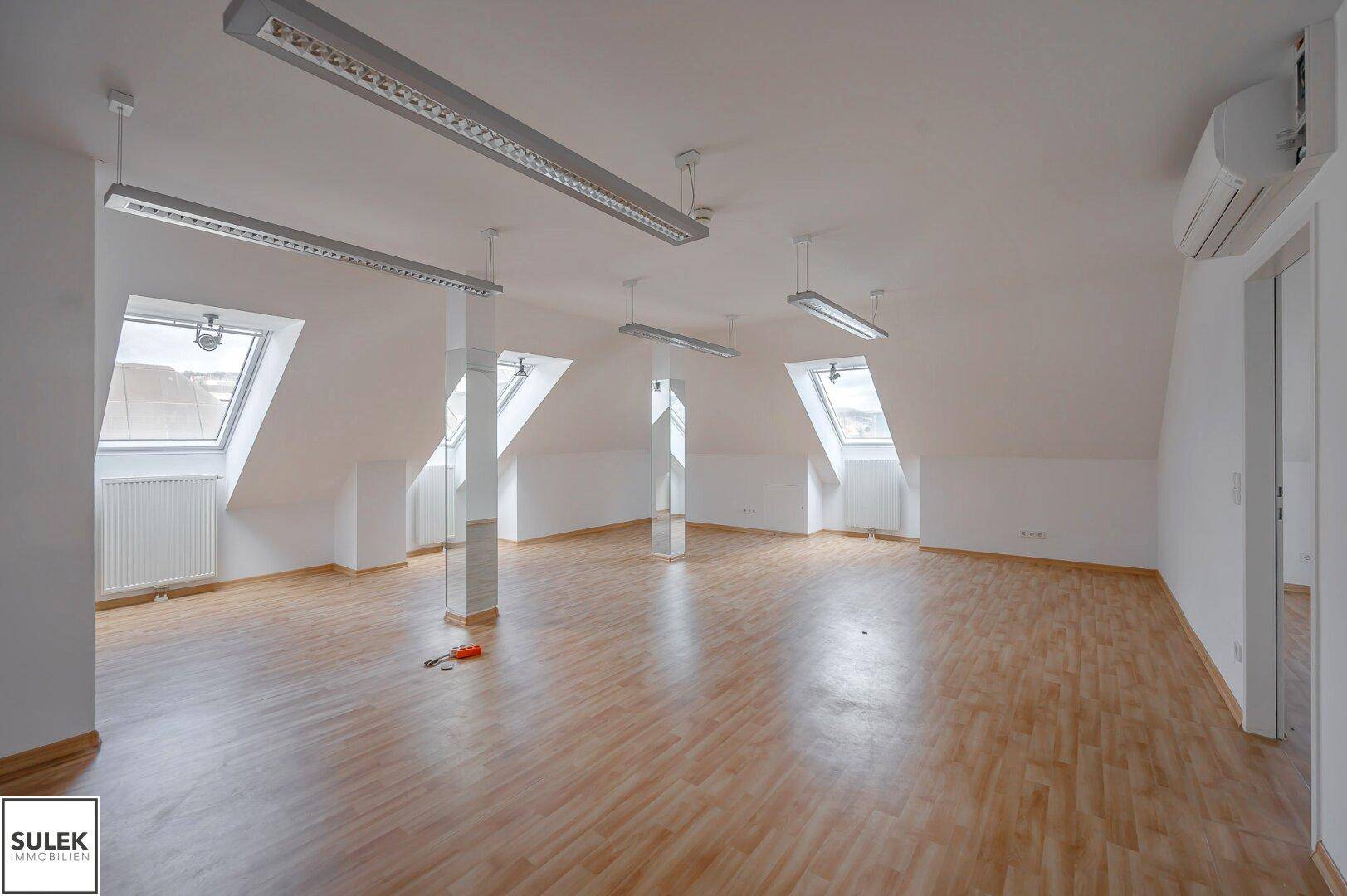 Neubau-Büro im Zentrum von Eisenstadt – klimatisiert, vis-a-vis Kongresszentrum – provisionsfrei - ab sofort verfügbar! – pohled 2