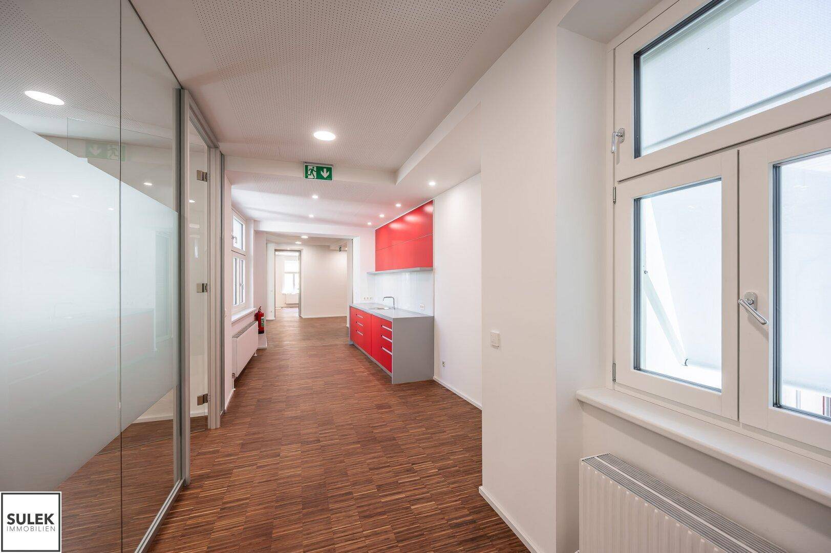 Erstbezug nach Generalsanierung: Büro (10 Zimmer - gesamte Etage) nahe Mariahilfer Straße/Westbahnhof ab sofort mieten - Mehr