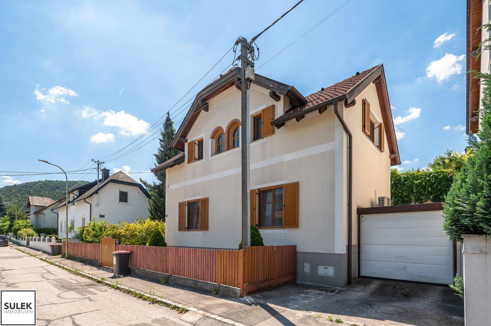 außergewöhnliches Einfamilienhaus mit Geschichte im Herzen von Berndorf - Widok 4