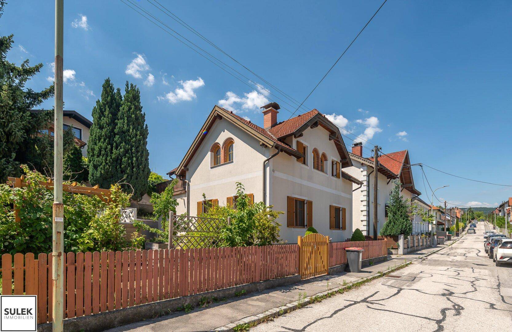außergewöhnliches Einfamilienhaus mit Geschichte im Herzen von Berndorf - Widok 5