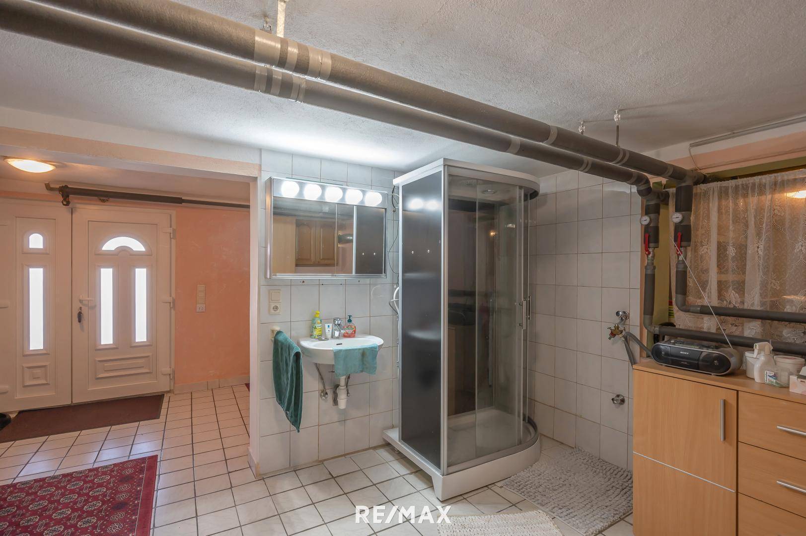 Kellergeschoss mit Dusche und Toilette