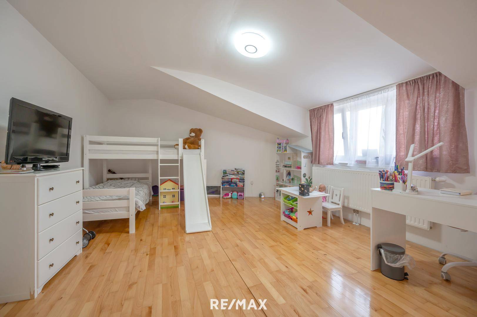 OG Kinderzimmer/ Schlafzimmer 1