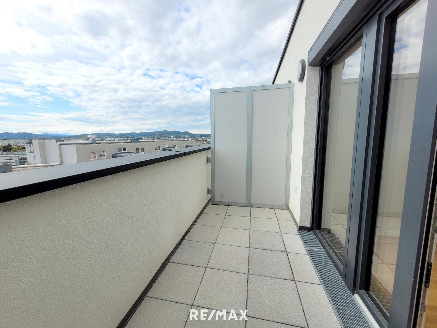 Terrasse mit Fernblick vorm Schlafzimmer